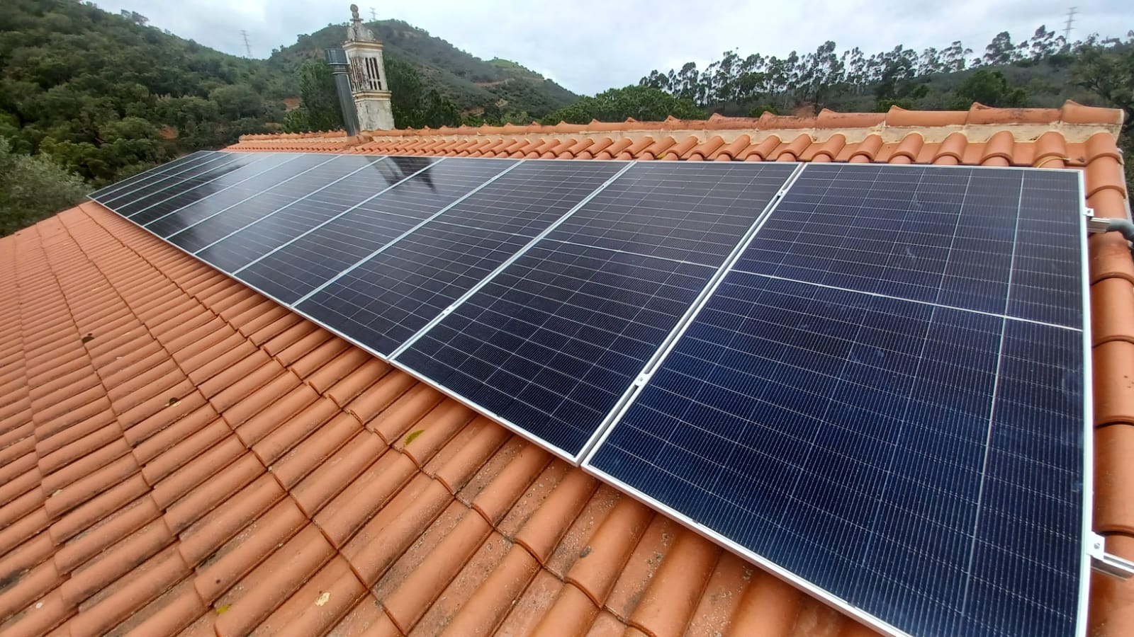 Algarve guesthouse going off grid — Off-grid solar installation in Algarve