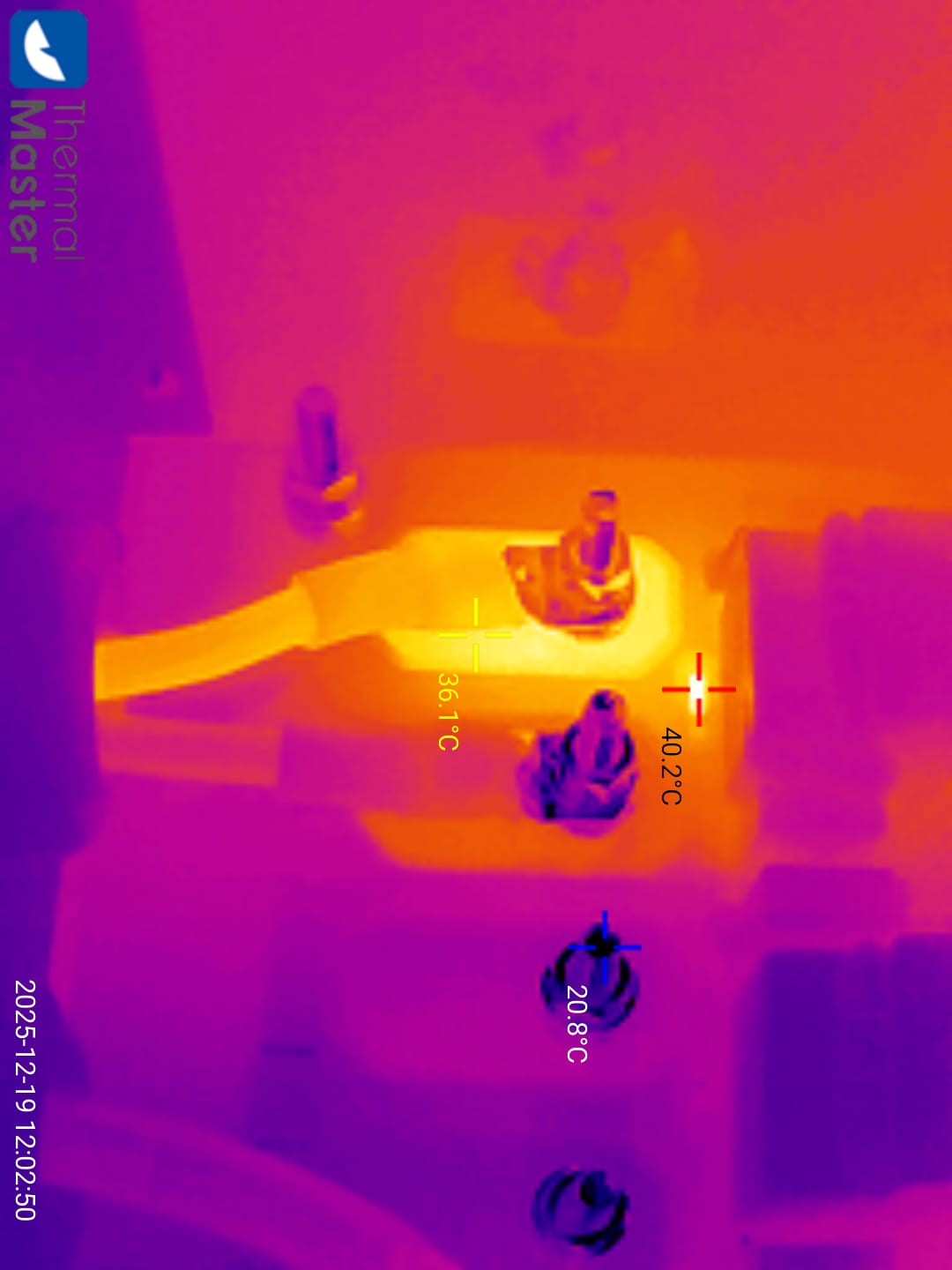 Thermal camera check on every connection under load